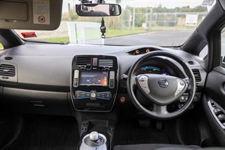 2015 Nissan Leaf - Thumbnail