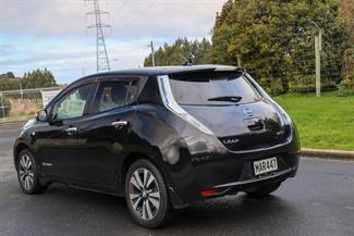 2015 Nissan Leaf - Thumbnail