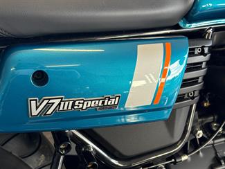 2019 Moto-Guzzi V7 - Thumbnail
