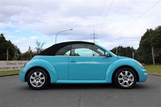 2004 Volkswagen Beetle - Thumbnail