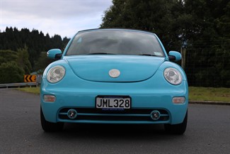2004 Volkswagen Beetle - Thumbnail