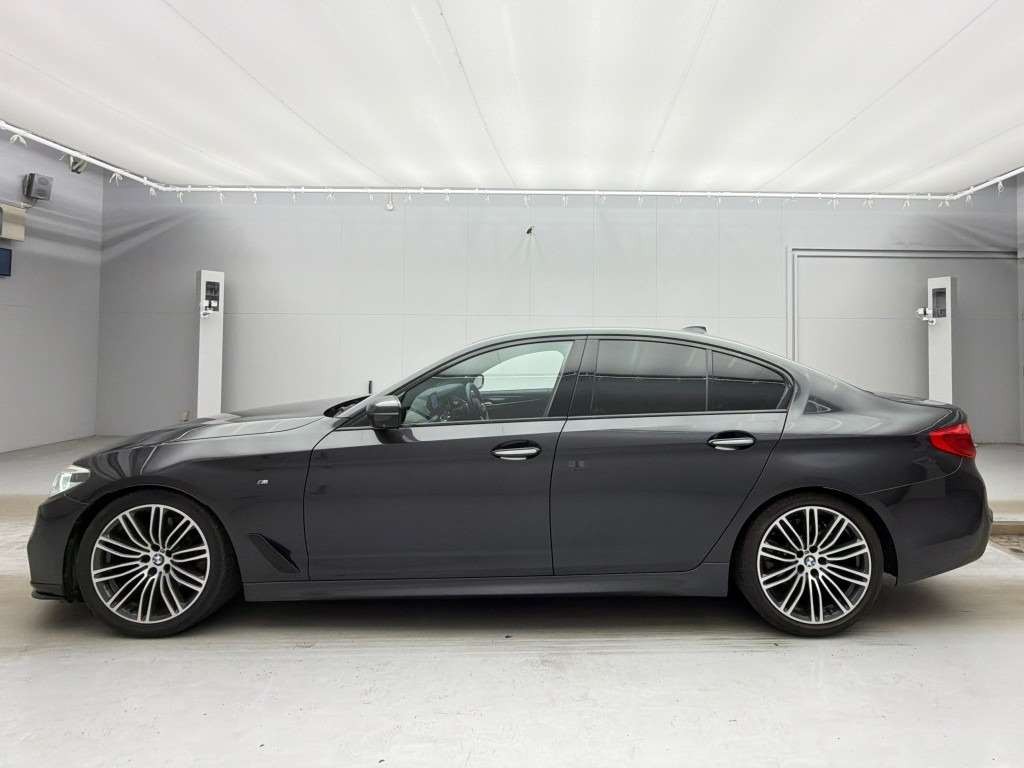2018 BMW 523I