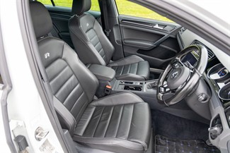 2015 Volkswagen Golf Wagon - Thumbnail