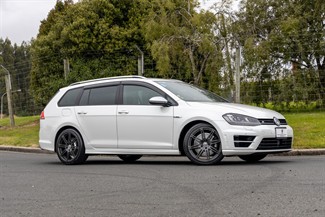 2015 Volkswagen Golf Wagon - Thumbnail