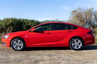 2018 Holden Commodore - Thumbnail