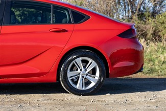 2018 Holden Commodore - Thumbnail