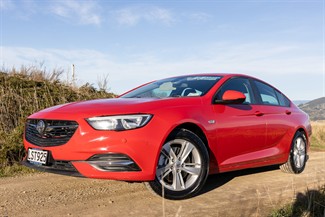 2018 Holden Commodore - Thumbnail
