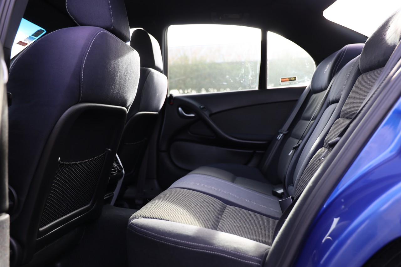 2004 Holden Commodore