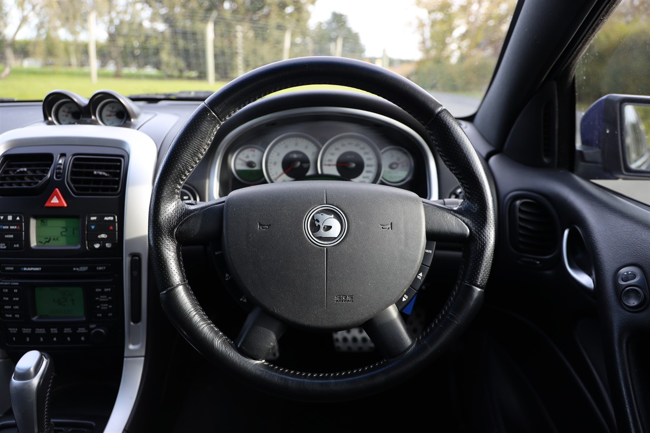 2004 Holden Commodore