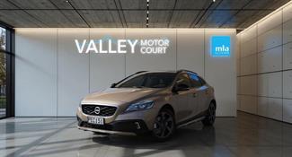 2014 Volvo V40 T5 AWD - Thumbnail