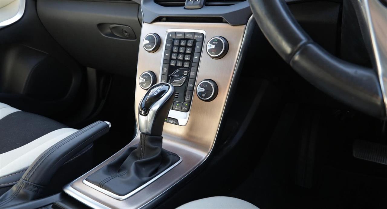 2014 Volvo V40 T5 AWD