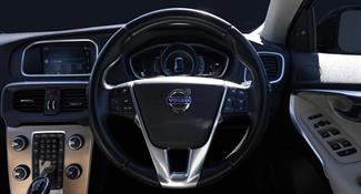 2014 Volvo V40 T5 AWD - Thumbnail