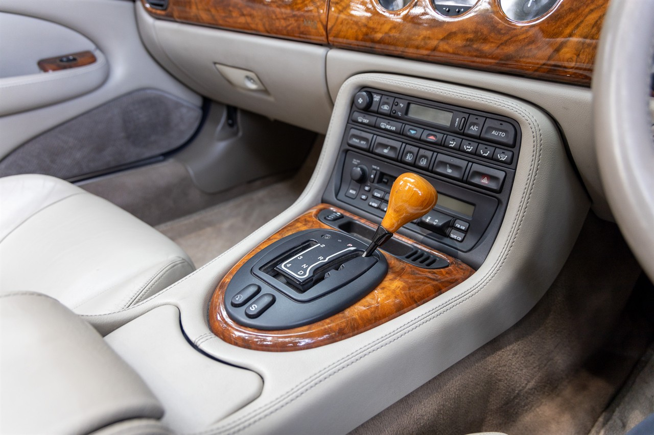 1997 Jaguar Xk8