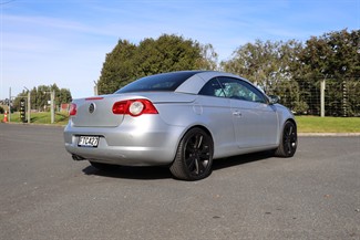2011 Volkswagen Eos - Thumbnail