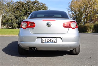 2011 Volkswagen Eos - Thumbnail