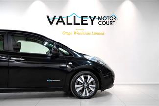 2016 Nissan Leaf - Thumbnail