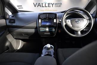 2016 Nissan Leaf - Thumbnail
