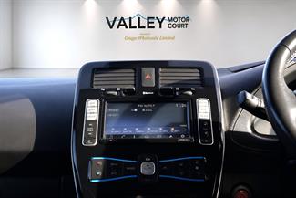 2016 Nissan Leaf - Thumbnail