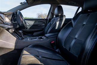 2016 Holden Commodore - Thumbnail