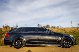 2016 Holden Commodore - Thumbnail