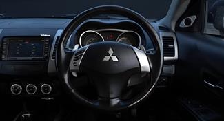2006 Mitsubishi Outlander - Thumbnail
