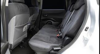 2006 Mitsubishi Outlander - Thumbnail
