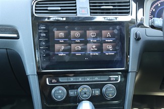 2018 Volkswagen Golf - Thumbnail