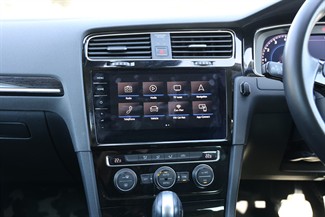 2018 Volkswagen Golf - Thumbnail