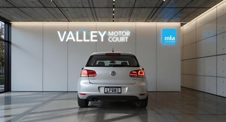 2010 Volkswagen Golf - Thumbnail