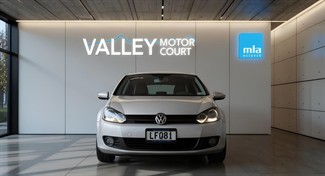 2010 Volkswagen Golf - Thumbnail